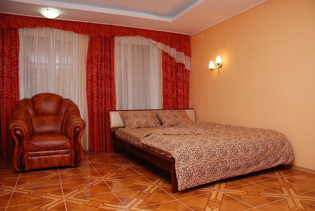 House In Bohatyrska Street Kiev Esterno foto