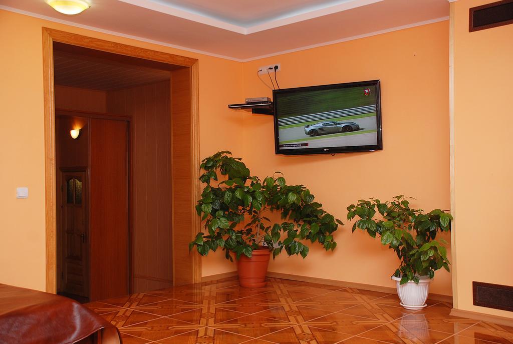 House In Bohatyrska Street Kiev Esterno foto